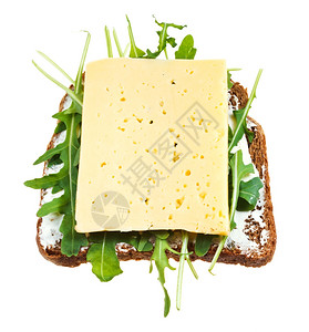 来自黑麦面包奶酪和白色背景上孤立的新鲜青蓝菜黑麦面包奶酪和三明治图片