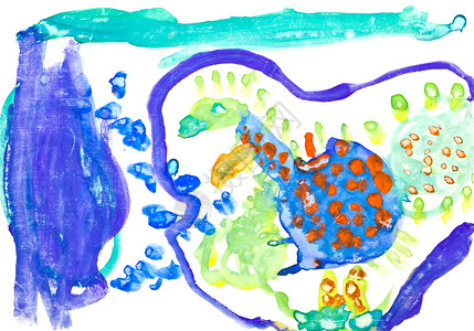 儿童在湖边画小蓝龙图片
