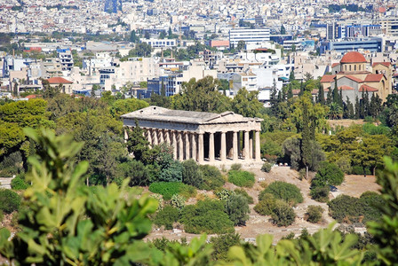 希腊Acropolis山的希法斯寺和雅典市风景背景图片
