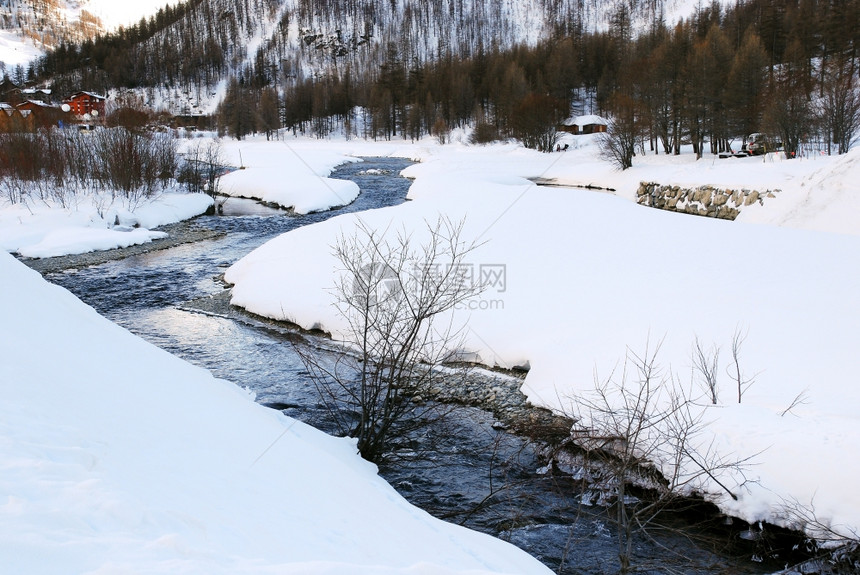 冬季伊塞雷河帕拉迪斯基滑雪区法国图片