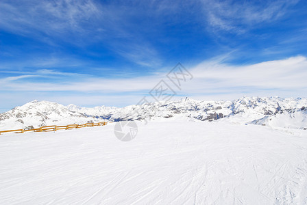 法国帕拉迪斯基地区山脉滑雪法国瓦勒德伊塞雷提格内斯背景