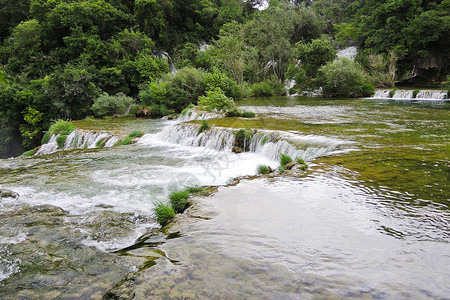 快速提分克罗地亚达尔马提Kornati地区瀑布的快速背景