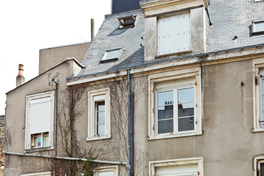 法国安格斯市街头的旧城住房外表图片
