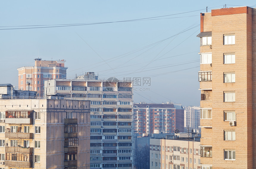 莫斯科冬季清晨的城市住房图片