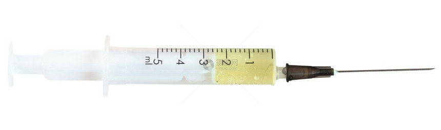 5毫升小针筒装满白色背景隔离的黄液体图片