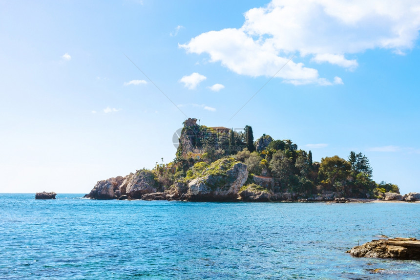 西里Taormina镇附近的爱奥尼亚海伊索拉岛贝图片