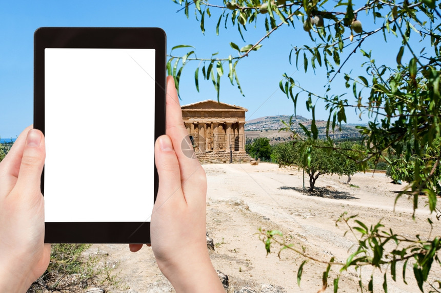 旅行概念圣殿谷Concordia和意大利西里Agrigento镇Agrigento的旅游摄影寺用空白广告标志的屏幕剪切图片