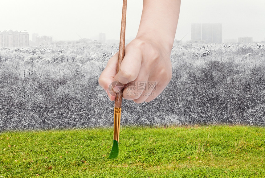 自然概念季节和天气变化季节和天气变化手用油漆刷绿色草地而不是冬季森林图片