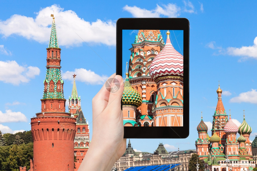 旅行概念莫斯科圣巴西尔大教堂在平板电脑上的旅游照片图片