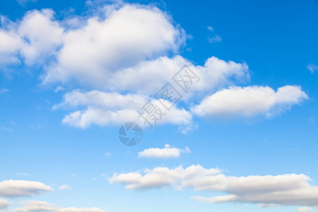 自然背景阳光明日秋天蓝的白云图片