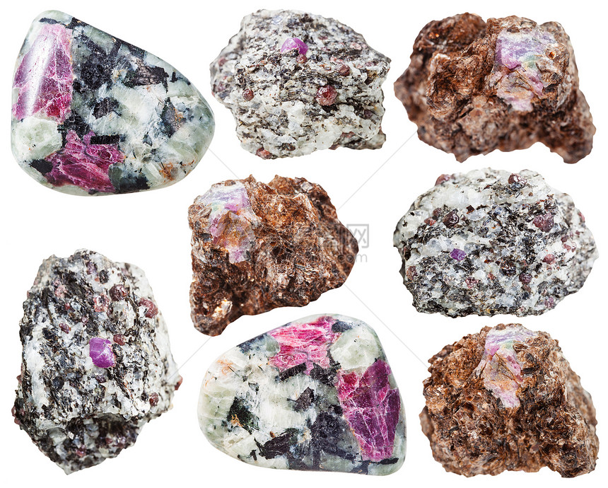 各种天然矿石白底孤立岩中的圆状结晶图片