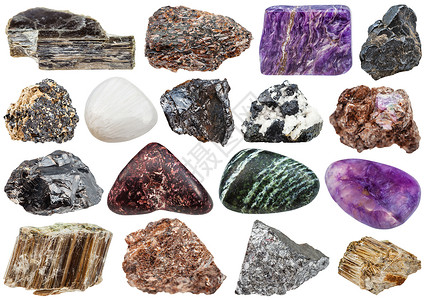 菱镁矿本地的紫硅碱钙石高清图片