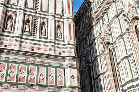 意大利之旅佛罗伦萨市乔托钟楼和圣玛丽亚大教堂的墙壁图片