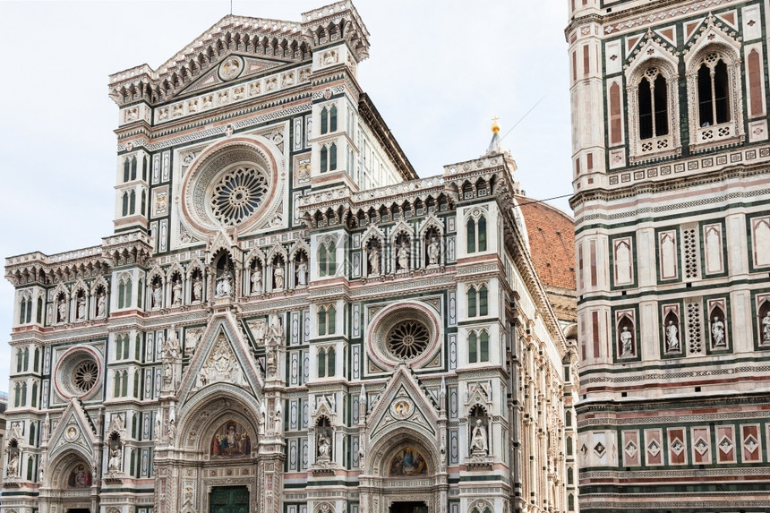 意大利之旅佛罗伦萨市大教堂圣玛丽亚德尔菲奥雷和乔托钟楼的装饰立面图片