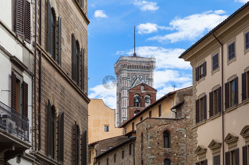 前往意大利Giotto的坎帕尼莱和佛罗伦萨市城房屋的钟楼图片