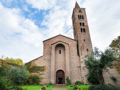 意大利之旅拉文纳市圣乔瓦尼福音教堂前视图图片