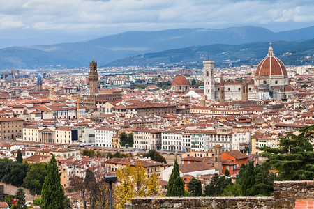 意大利老城的上空背景图片