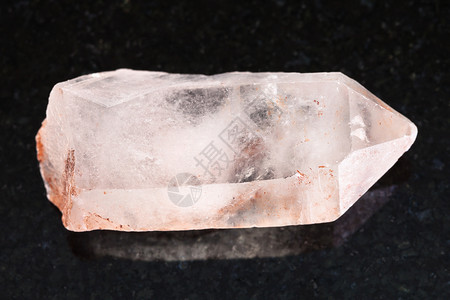 玫瑰石英结晶的雅库特高清图片