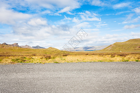 提克赛前往冰岛南半雷克贾内斯卡吉雷克雅内斯半岛地热区Krysuvik位于塞普提尔的Sudurstrstrandarvegur公路附近山背景