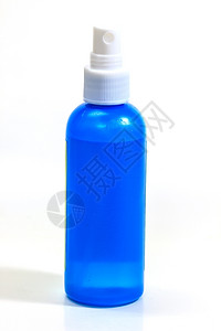 白底隔离的蓝色塑料喷雾瓶图片