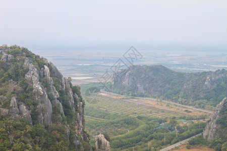 泰国三里洋公园的石灰岩山脉图片