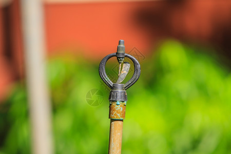 农田灌溉喷水灭器图片