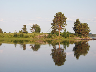 俄罗斯卡雷利亚北部美丽的湖泊背景图片