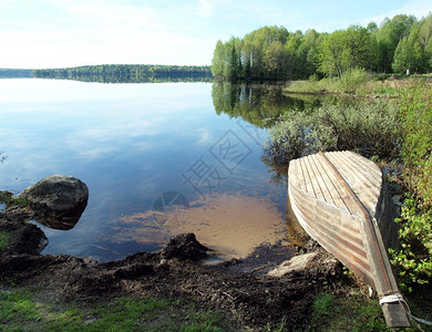 湖岸的转船俄罗斯卡丽莉亚图片