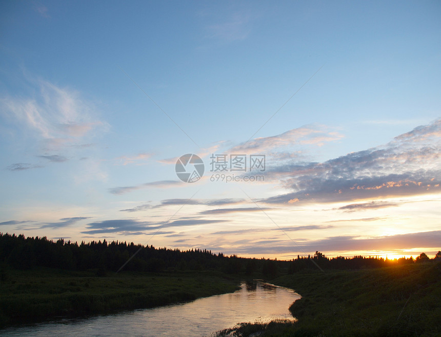 乌拉尔河的日落图片