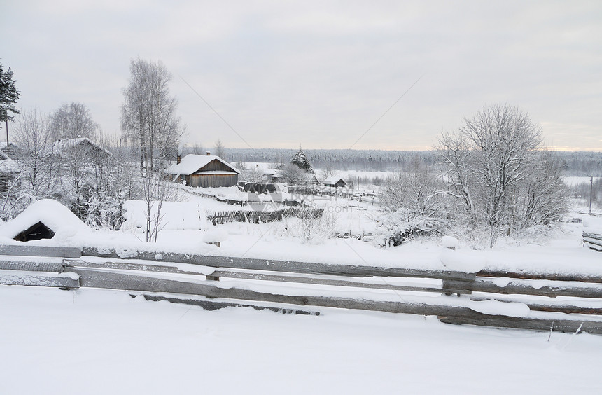 俄罗斯村冬季图片