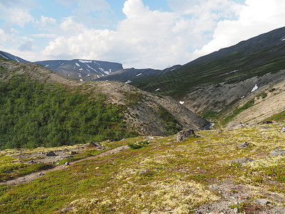 娜娜希比尼山背景