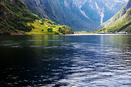 挪威峡湾美丽的景色图片