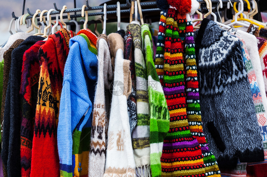 秘鲁市场上的羊毛衫图片