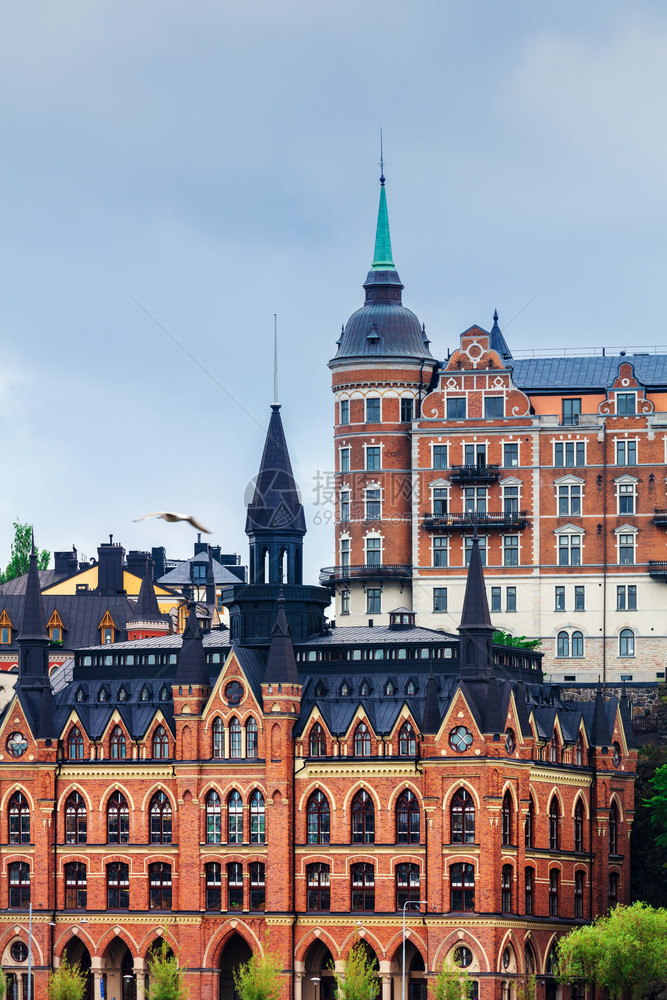 具有塔的漂亮建筑瑞典斯德哥尔摩图片
