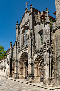 葡萄牙拉梅戈大教堂的主要外观图片