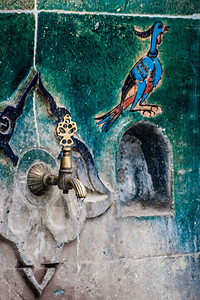 历史喷泉覆盖伊兹尼克的土制奥托曼瓷砖高清图片