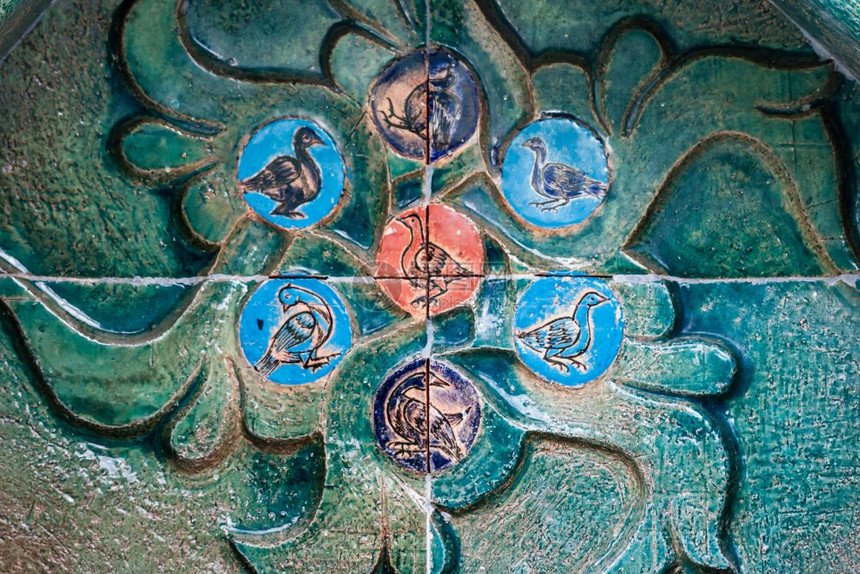 历史喷泉覆盖伊兹尼克的土制奥托曼瓷砖图片