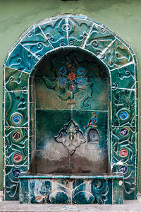 历史喷泉覆盖伊兹尼克的土制奥托曼瓷砖高清图片