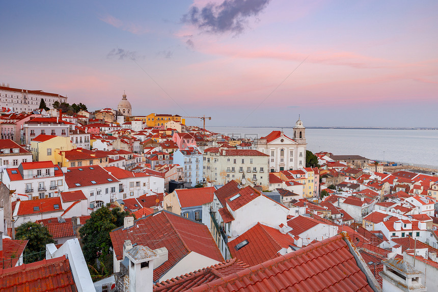 葡萄牙里斯本Alfama的古代中世纪地区Alfama的空中景象里斯本城市的空中景象图片