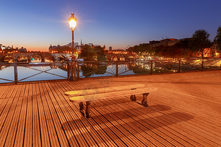 利奥波德塞达桑戈尔桥日出巴黎法国高清图片
