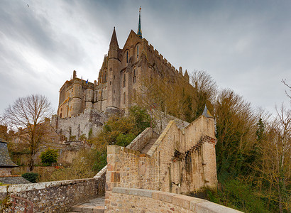 法国圣米歇尔修道院的工事法国圣米歇尔修道院高清图片