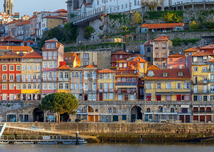 葡萄牙波尔图州杜罗河沿岸的古老多彩房屋杜罗河沿岸的多彩房屋图片