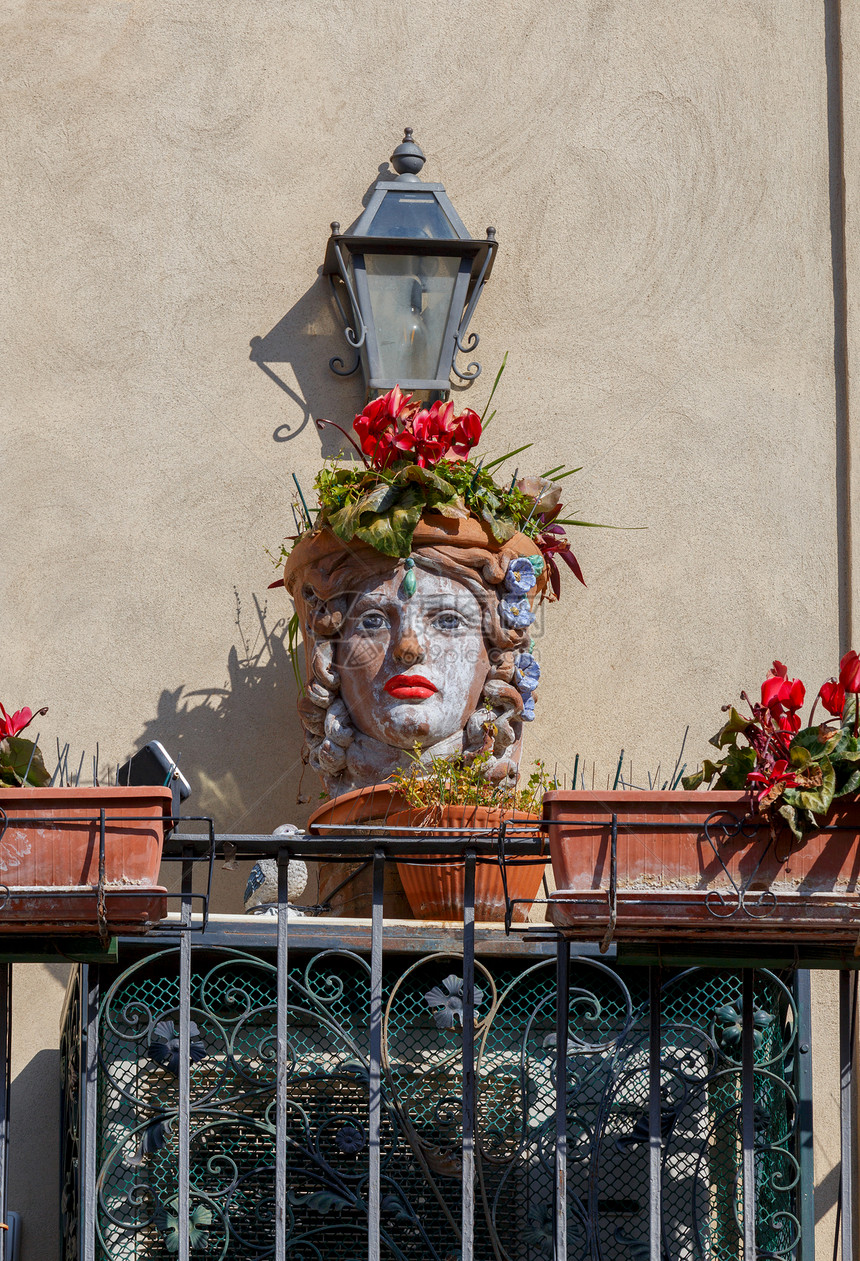 摩尔的陶瓷头是意大利西里陶尔米那的传统象征摩尔的陶米那瓷头图片