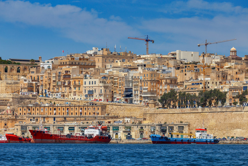马耳他瓦莱塔市港口的海瓦莱塔旧口和图片