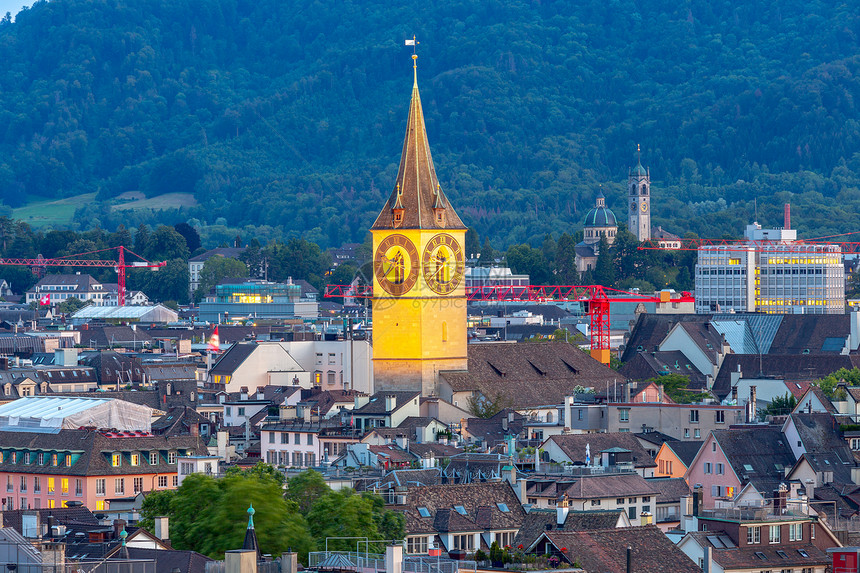 瑞士苏黎世夜光环绕城市图片
