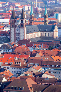 在阳光明媚的一天城市风景乌兹堡巴伐利亚德国乌兹堡空中城市的风景背景图片