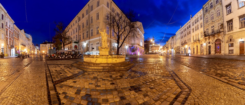乌克兰利沃夫黎明市政厅广场图片