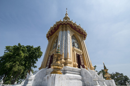 泰国春武里省芭堤雅市附近的弗拉玛哈曼塔帕普塔巴特神庙泰国芭堤雅2018年11月泰国芭堤雅MANTHAPAPHUTTHABAT寺庙背景