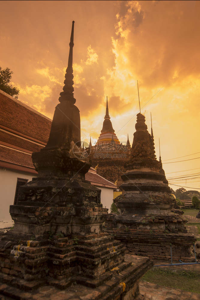 泰国北部菲察努洛克市瓦特拉查布拉纳神庙的废墟泰国Phitsanulok2018年11月泰国PHITSANULOKWATRACHA图片