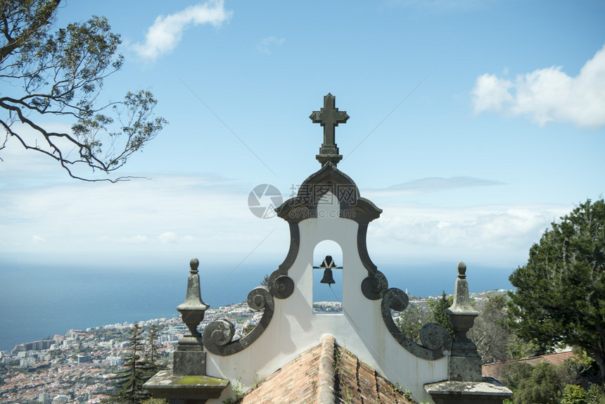 巴博萨斯教堂位于葡萄牙马德拉岛上的Funchal市中心以北的蒙特葡萄牙马德拉2018年4月葡萄牙马德拉本查尔蒙特教堂图片